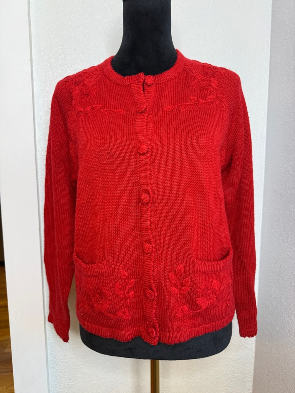 Karen Scott Red Embroidered Cardigan Knit Sweater Floral Button Front Size M